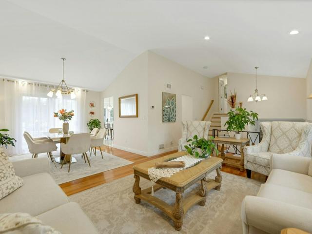 House for sale in Hillsdale
