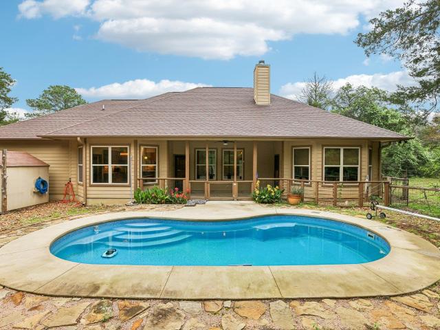 House for sale in Smithville, Texas