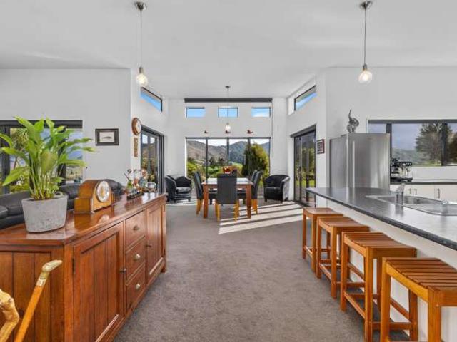 Property for sale in Marlborough