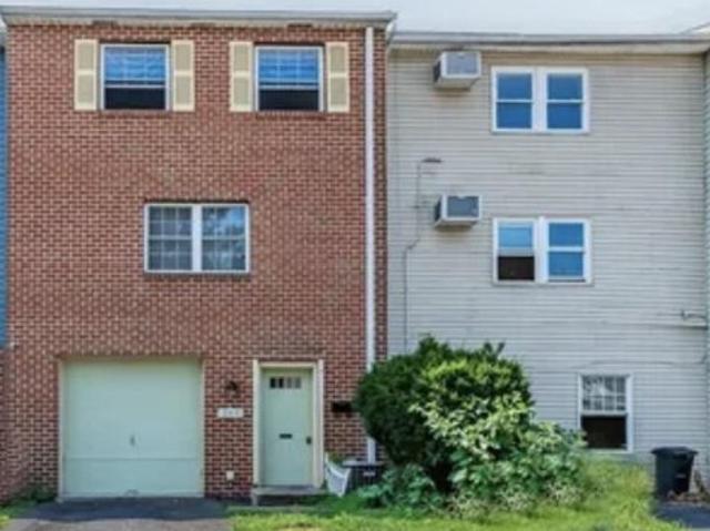 Townhouse for sale in Highspire, Pennsylvania
