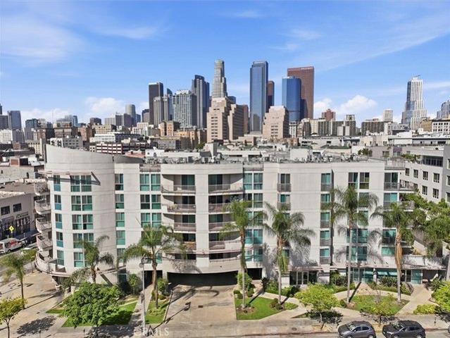 Condo for sale in Canoga Park, California