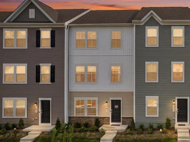 Townhouse for sale in Kearneysville, West Virginia