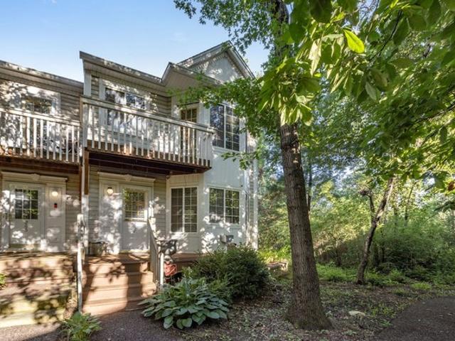 Townhouse for sale in Round Lake, Illinois