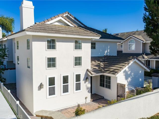 Condo for sale in Costa Mesa, California