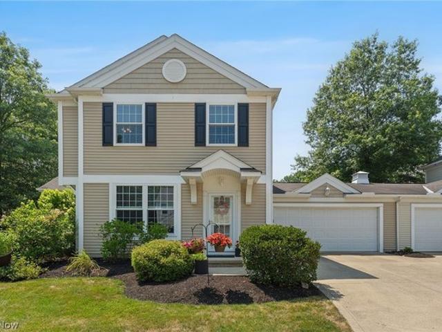 Townhouse for sale in Olmsted Falls, Ohio