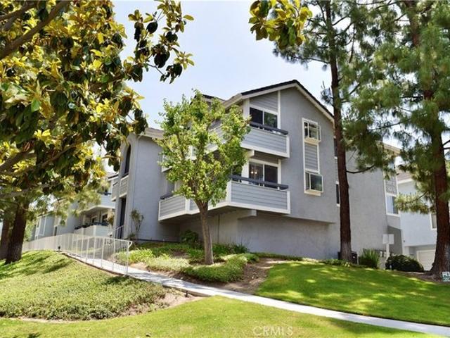 Condo for sale in Canyon Country, California