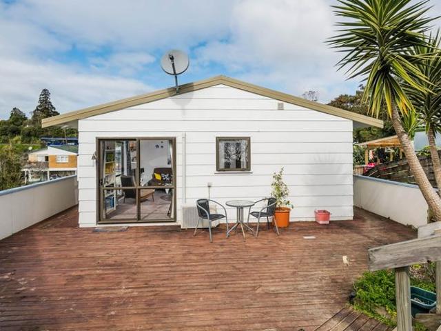 House for rent in Whangaparaoa, Oroua County