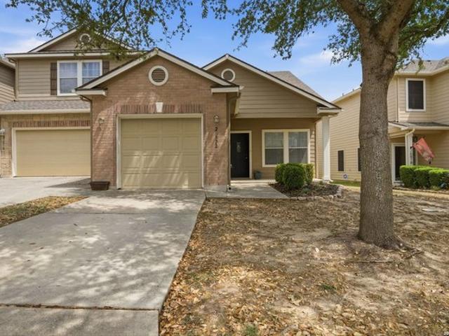 Townhouse for sale in Leesville, Texas