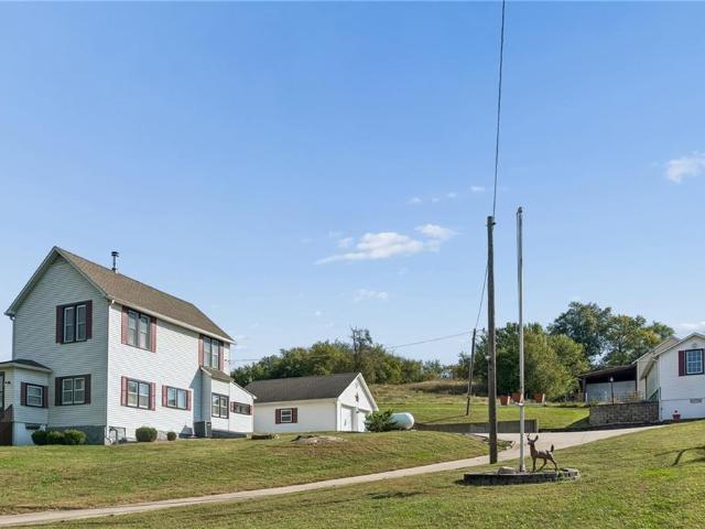 House for sale in Leavenworth, Leavenworth County
