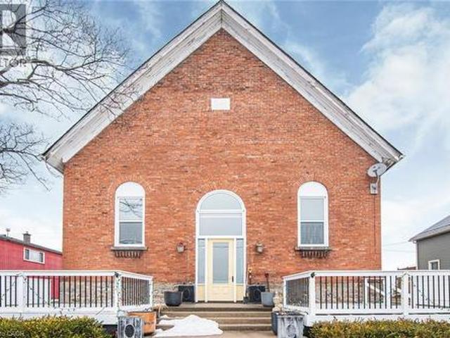 House for sale in Ontario