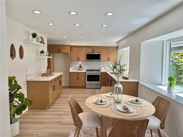 Townhouse for sale in Costa Mesa, California