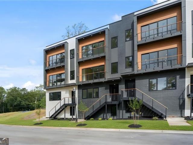 Townhouse for sale in Decatur, Georgia