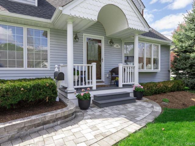 House for sale in Smithtown, New York