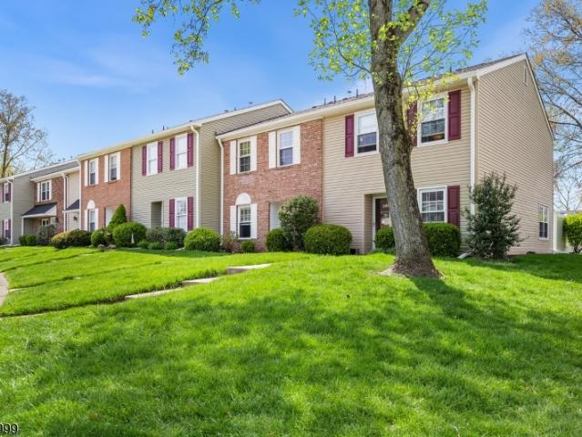Townhouse for sale in Lincoln Park, New Jersey