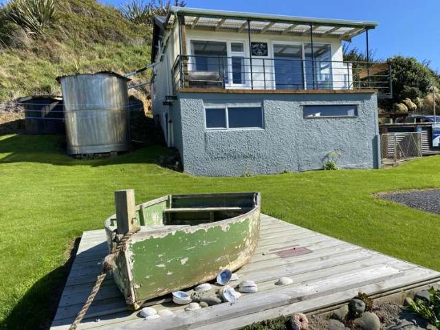 House for sale in Otakou