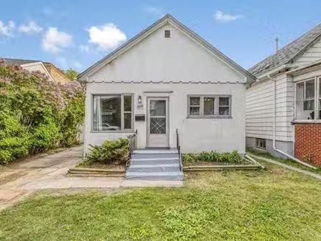House for sale in East St. Paul, Manitoba