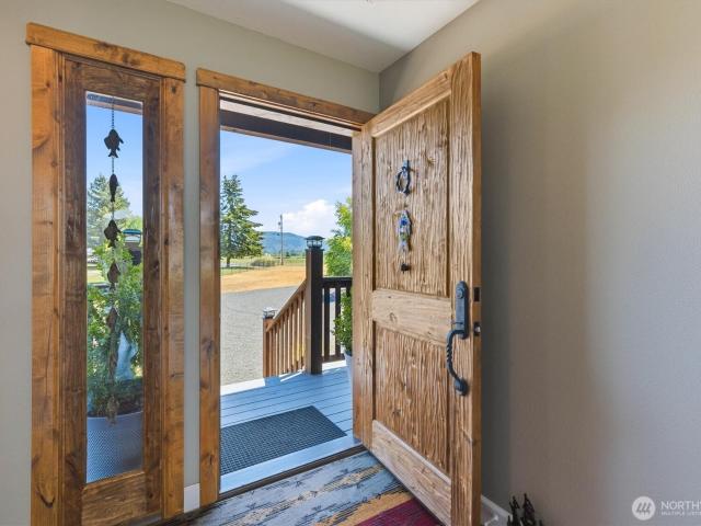 House for sale in Cathlamet, Washington