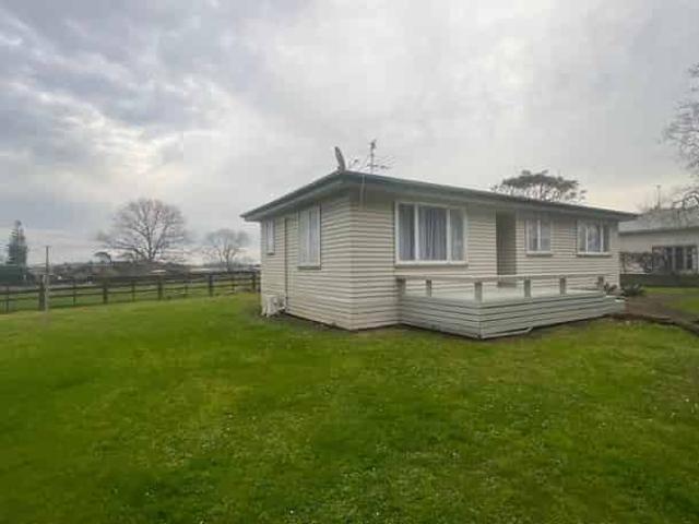 House for rent in Awhitu, Oroua County