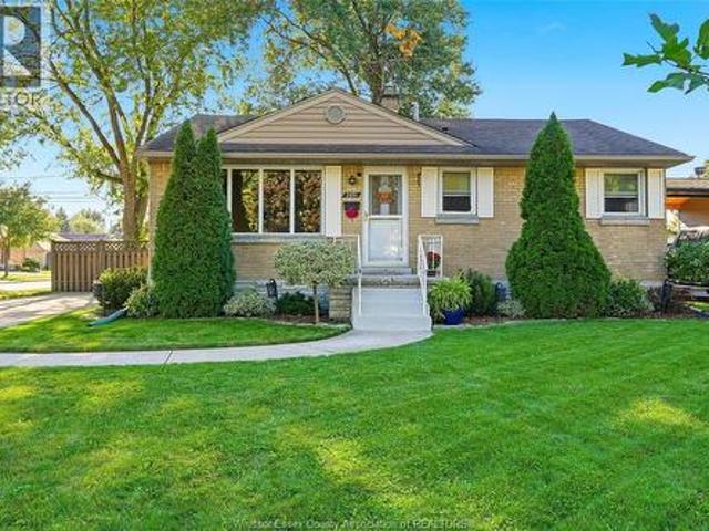 House for sale in South Windsor, Windsor