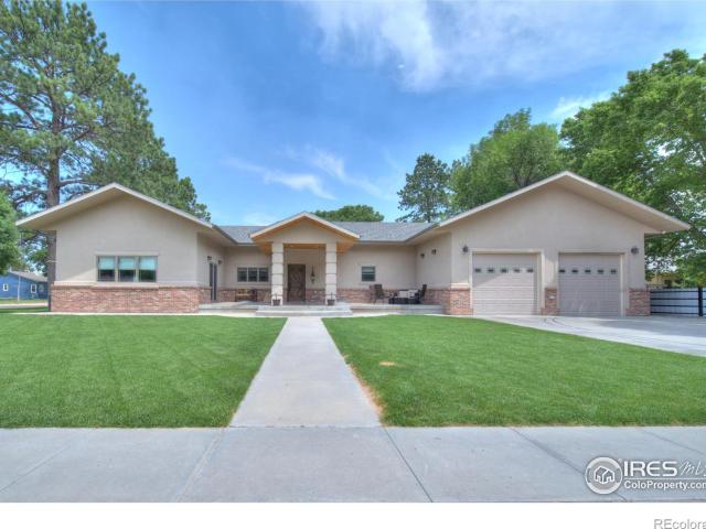 House for sale in Idalia