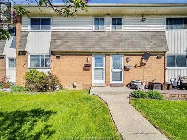 Townhouse for sale in Maidstone, Ontario