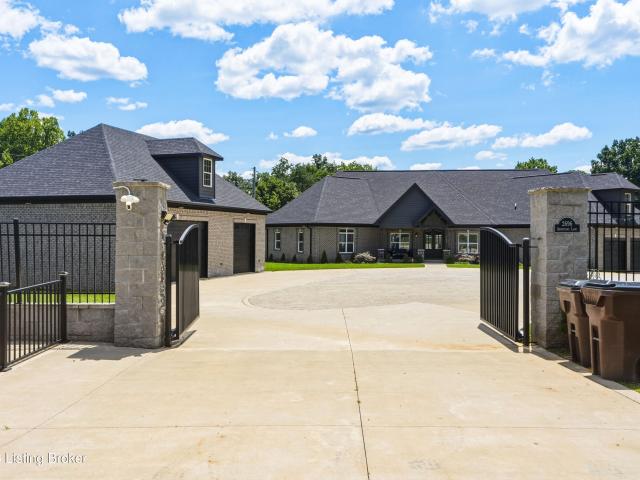 House for sale in Mount Washington, Kentucky