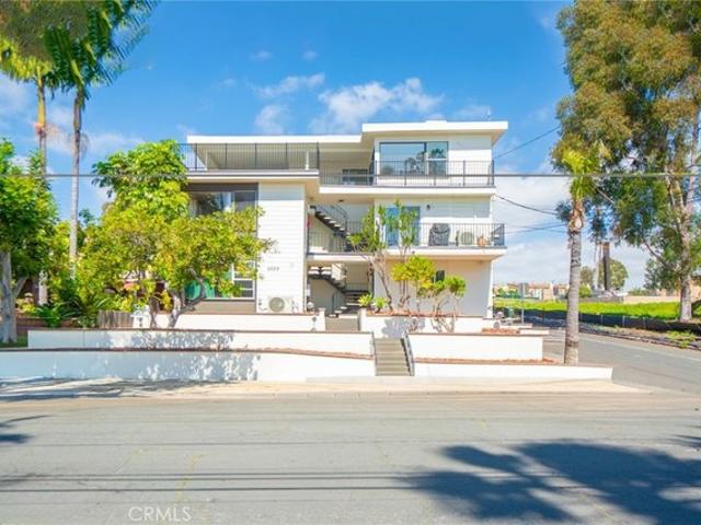 House for sale in Signal Hill, California