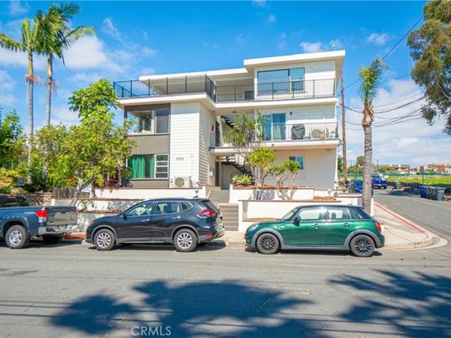 House for sale in Signal Hill, California