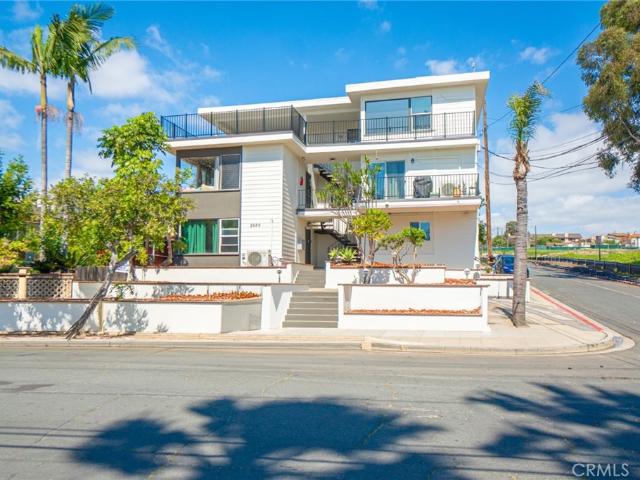 House for sale in Signal Hill, California