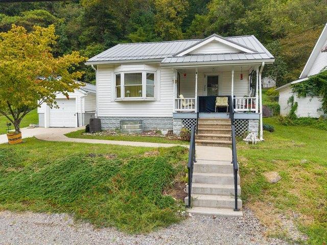 House for sale in Pine Grove, Fayette County