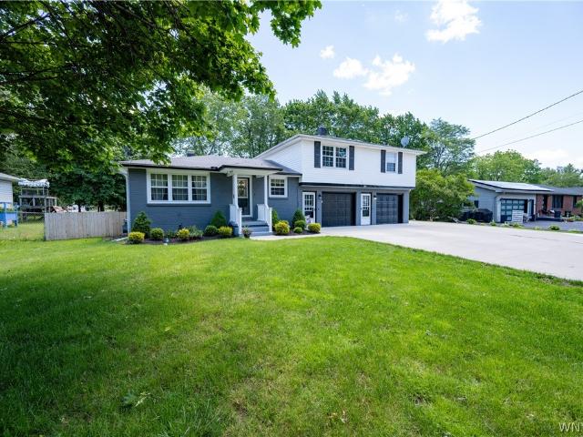 House for sale in Bowmansville, New York