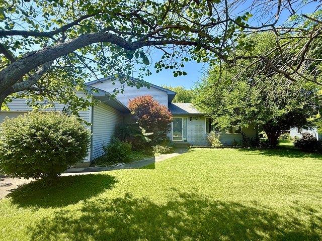 House for sale in Paw Paw, Illinois