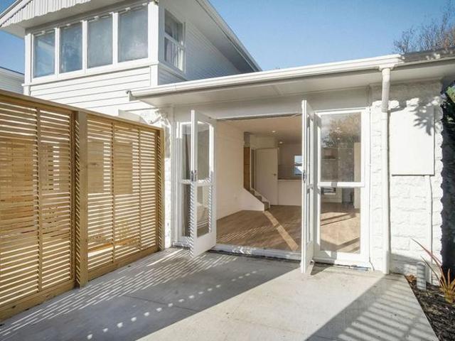 Apartment for rent in Heathcote, Canterbury