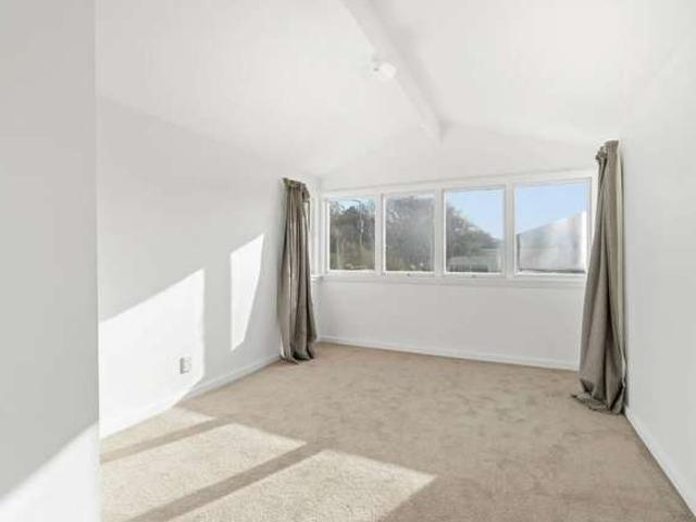 Apartment for rent in Chaslands, Canterbury