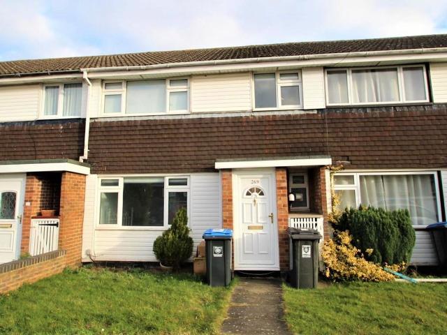 Apartment for rent in Grovehill, Pouchen End