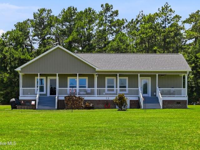 House for sale in Hubert, North Carolina