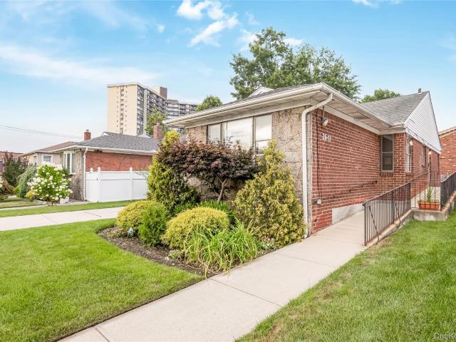 Commercial for sale in Bayside