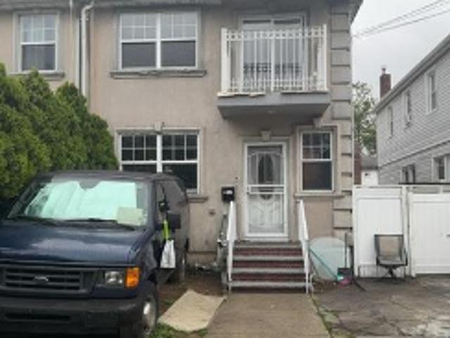 House for sale in Queens, Arverne