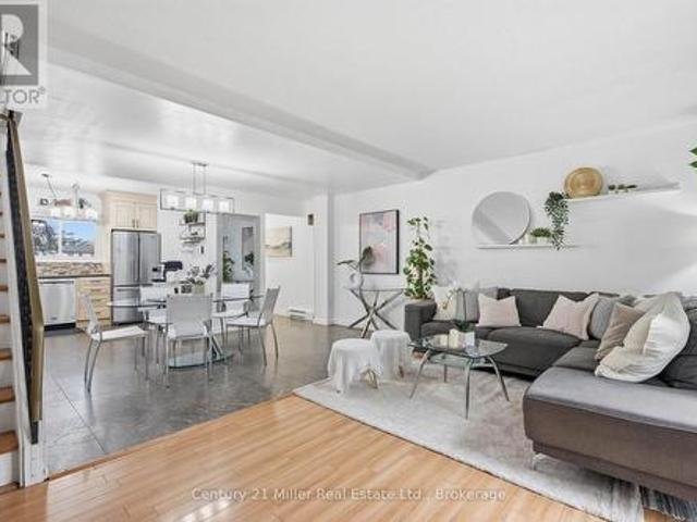 Townhouse for sale in Centreville Chicopee, Kitchener