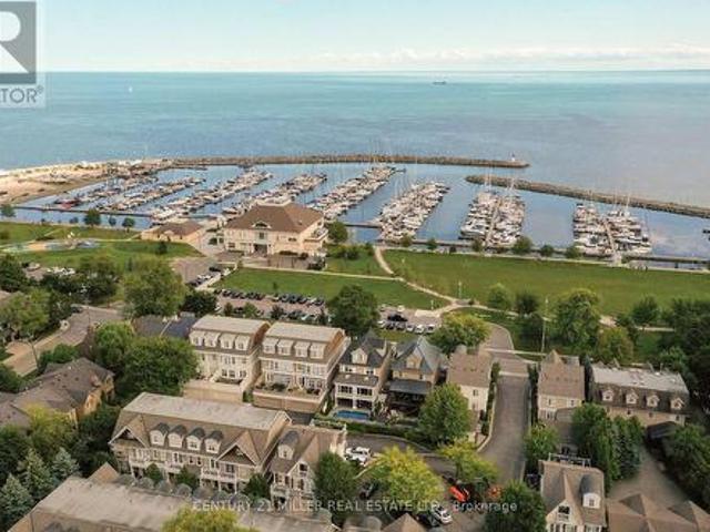 Townhouse for sale in Oakville, Ontario