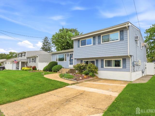 House for sale in Creighton Village, Old Bridge Township