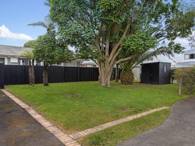 House for sale in Avondale