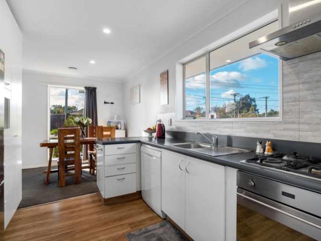 House for sale in Chaslands, Canterbury