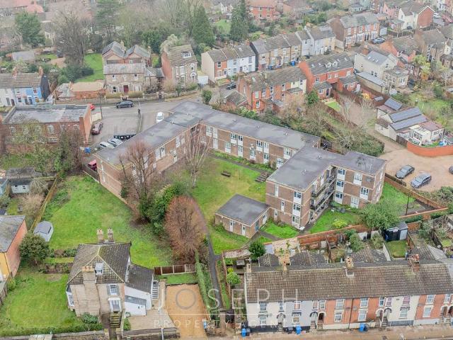 Flat for sale in Key Street, Suffolk