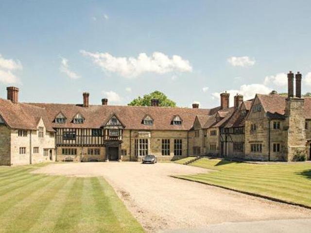 House for sale in Perryfields, West Sussex