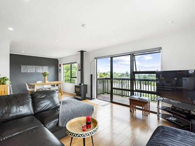 House for sale in Wairau Valley