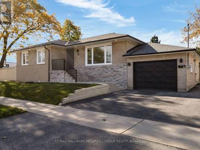 House for sale in Etobicoke Centre, Toronto