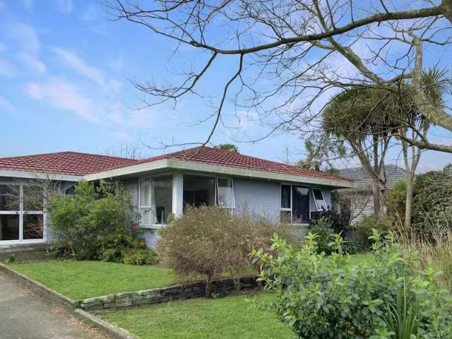 House for rent in Chaslands, Canterbury