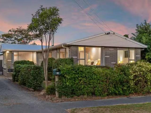 House for sale in Chaslands, Canterbury