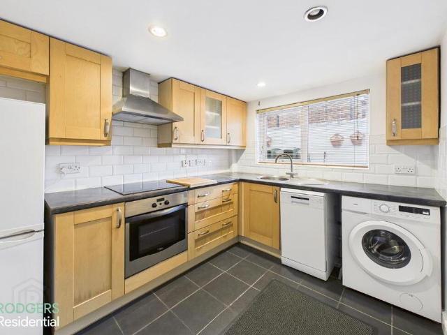 Townhouse for rent in Holywood, Northern Ireland